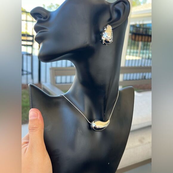 Silver Teardrop Pendant Necklace - Picture 12 of 13